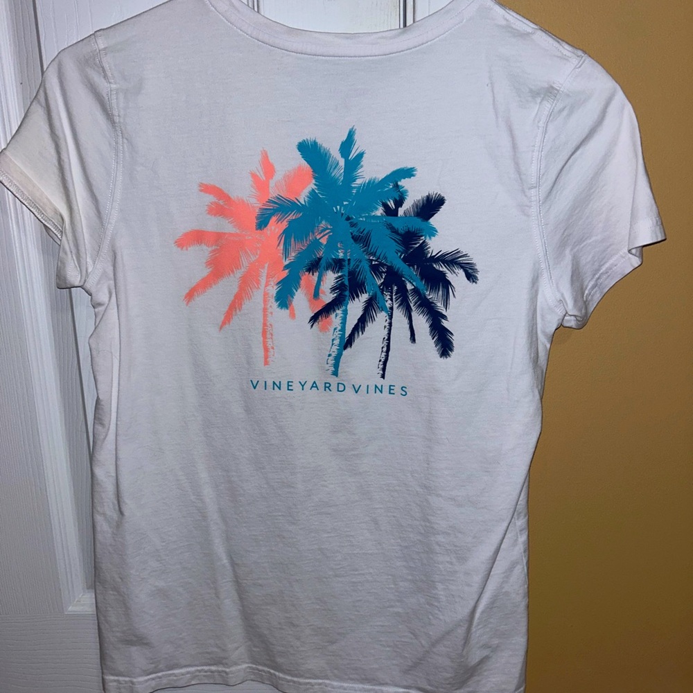 Vineyard vines tshirt. Small women’s. worn once